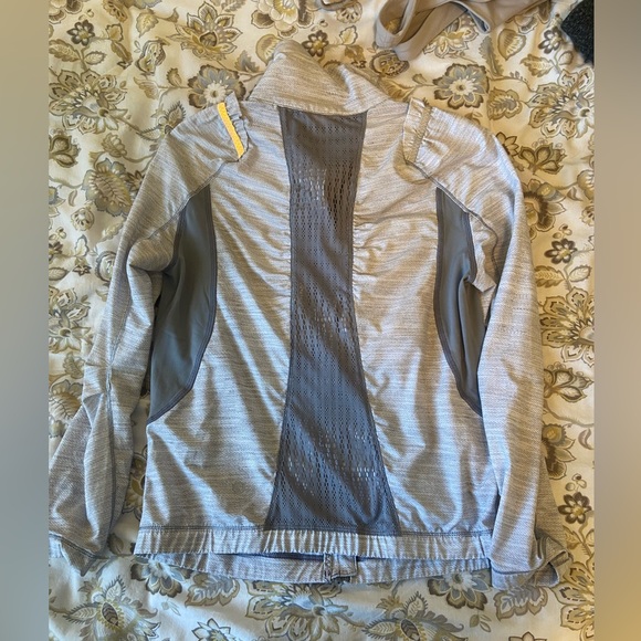 lululemon running jacket - Picture 2 of 4